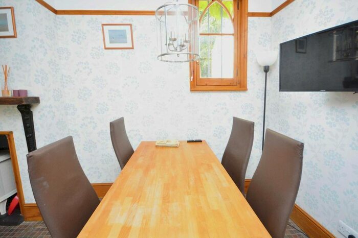 2 Bedroom Detached House For Sale In Montefiore Avenue, Ramsgate, Kent, CT11