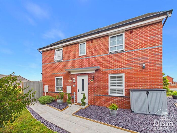 3 Bedroom End Of Terrace House For Sale In Cooke Way, Lydney, GL15
