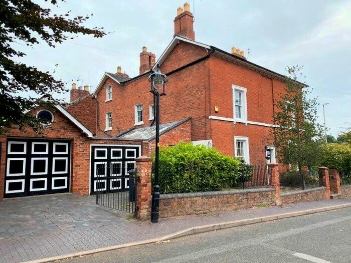 4 Bedroom Semi-Detached House To Rent In Church Walk, Tettenhall, Wolverhampton, WV6