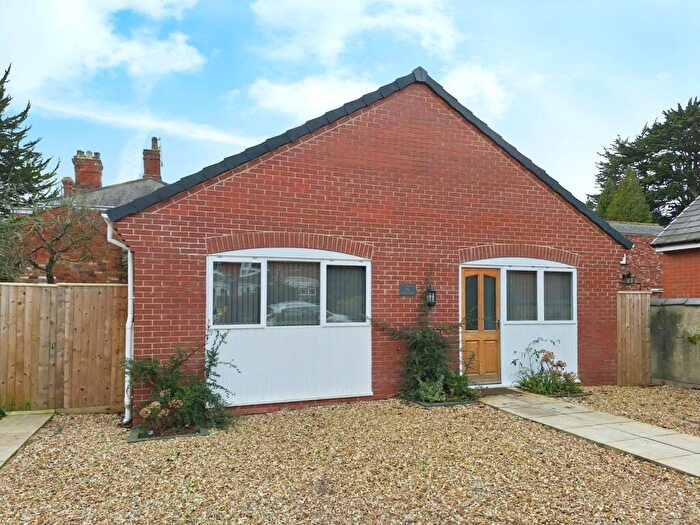 2 Bedroom Bungalow To Rent In Dudley Street, Grimsby, Lincolnshire, DN31