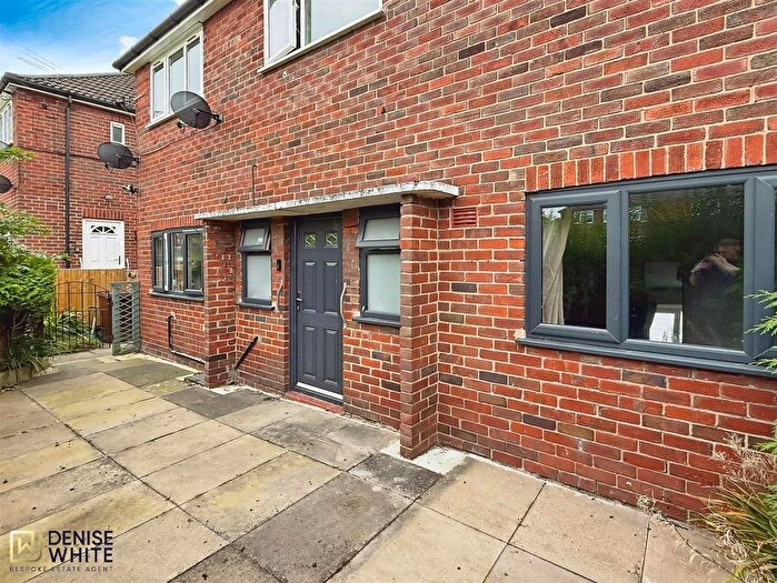 2 Bedroom Flat For Sale In , Queens Drive, Leek, Staffordshire, ST13