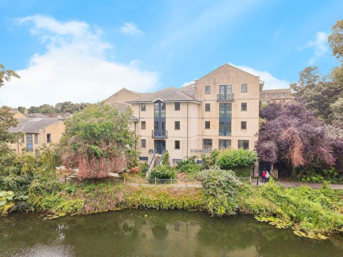 1 Bedroom Flat For Sale In Monkton Hill, Chippenham, SN15