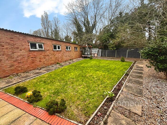 2 Bedroom Maisonette For Sale In Northumbria Road, Maidenhead, Berkshire, SL6