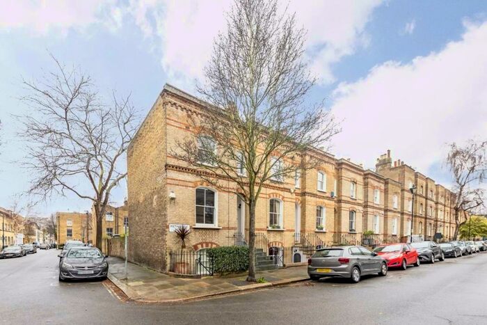 2 Bedroom Flat To Rent In Methley Street, Kennington, SE11