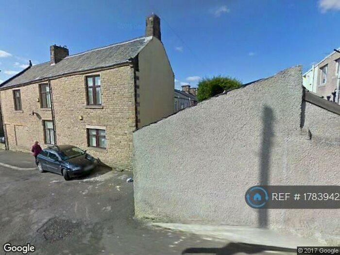 2 Bedroom Flat To Rent In Rhyddings Street, Oswaldtwistle, BB5