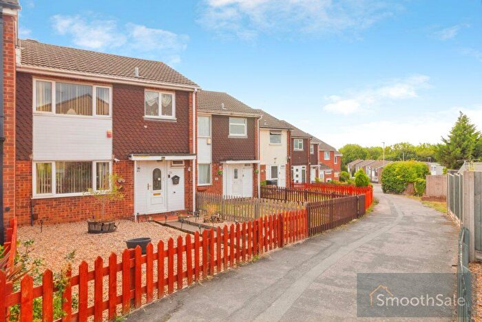 3 Bedroom Terraced House For Sale In Green Walk, Leicester, LE3