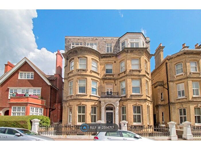 2 Bedroom Flat To Rent In Grand Avenue, Hove, BN3