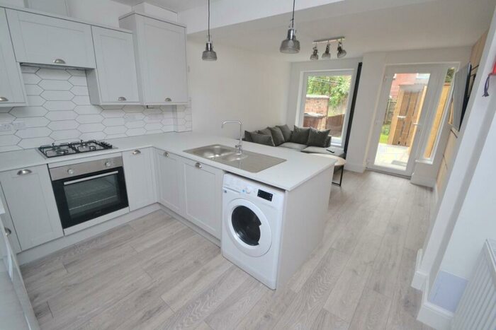 5 Bedroom Semi-Detached House To Rent In Claude Street, Dunkirk, Nottingham, NG7