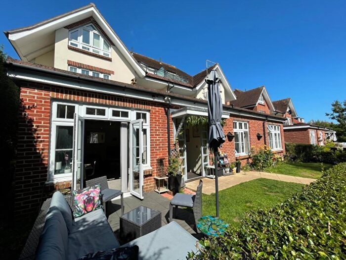 3 Bedroom Flat To Rent In Silverwood Court, Milton Road, Bournemouth, Dorset, BH8