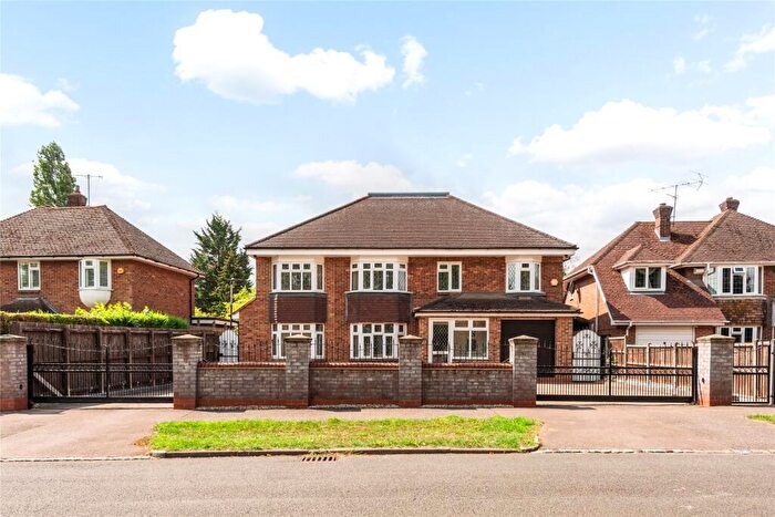 6 Bedroom Detached House For Sale In Bromham Road, Biddenham, Bedfordshire, MK40
