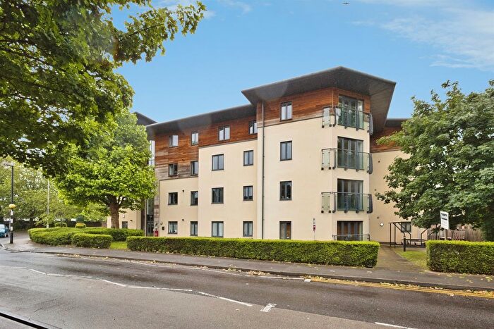 2 Bedroom Flat For Sale In Queensway Place, Yeovil, BA20
