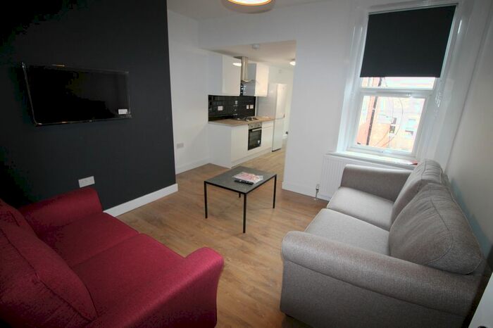 4 Bedroom Maisonette To Rent In Warwick Street, Newcastle Upon Tyne, NE6