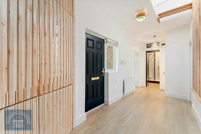 2 Bedroom Flat To Rent In Hermon Hill, London, E11