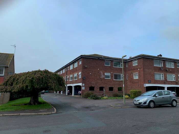 1 Bedroom Flat To Rent In Chidham Close, Havant, PO9