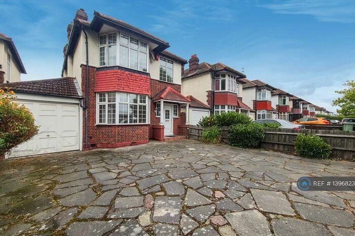 3 Bedroom Detached House To Rent In Sidcup Road, London, SE9