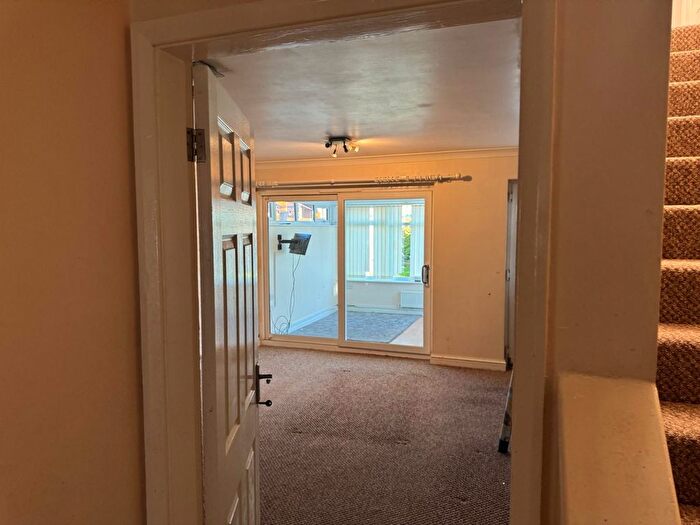 3 Bedroom Semi-Detached House To Rent In Wellington Road, Kidsgrove, Stoke-On-Trent, ST7