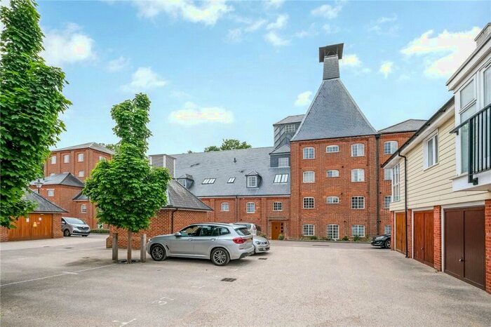 1 Bedroom Apartment To Rent In Brewery Lane, Romsey, Hampshire, SO51