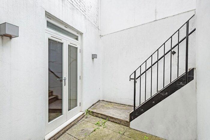 1 Bedroom Flat To Rent In Fulham Road, London, SW10