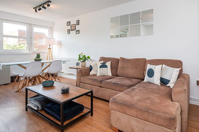 1 Bedroom Flat To Rent In Vulcan Way, London, N7