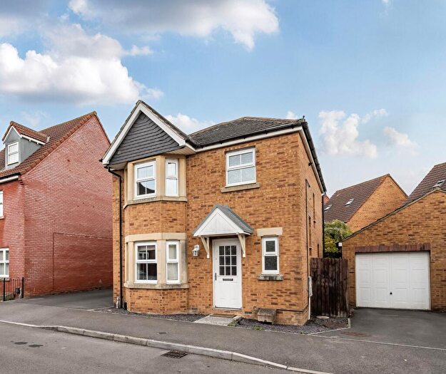 3 Bedroom Detached House For Sale In Oxford Gardens, BA14