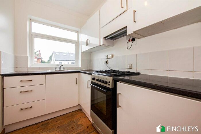 2 Bedroom Flat To Rent In Station Road, Finchley, London, N3