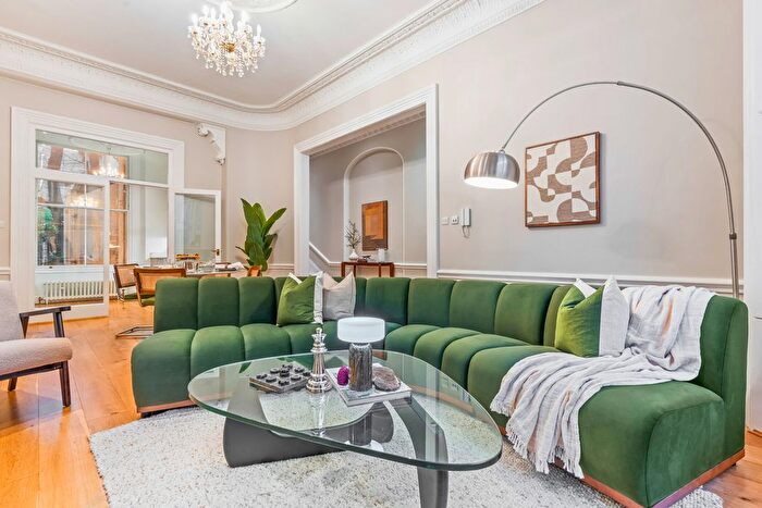 2 Bedroom Flat To Rent In Clanricarde Gardens, London, W2