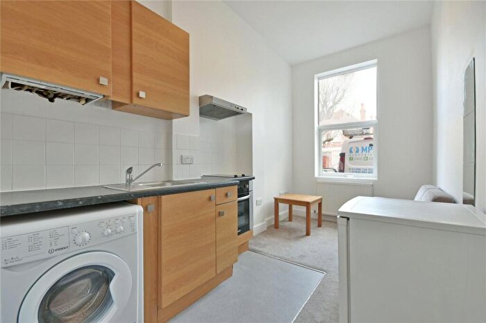 1 Bedroom Flat To Rent In Fordwych Road, Cricklewood, NW2