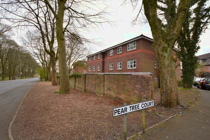 2 Bedroom Flat To Rent In Pear Tree Court, Aspull, Wigan, WN2