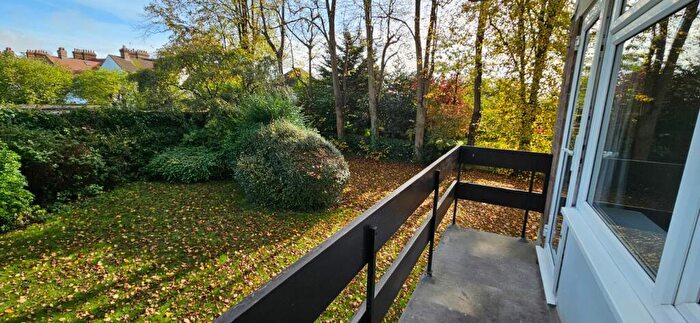 2 Bedroom Apartment To Rent In Milton Road, Harpenden, AL5