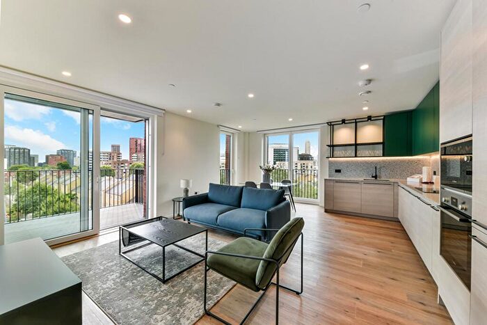 1 Bedroom Apartment To Rent In Curlew House, Poplar Riverside, London, E14