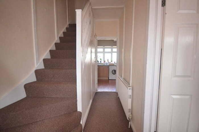 3 Bedroom Terraced House To Rent In Tomswood Hill, IG6