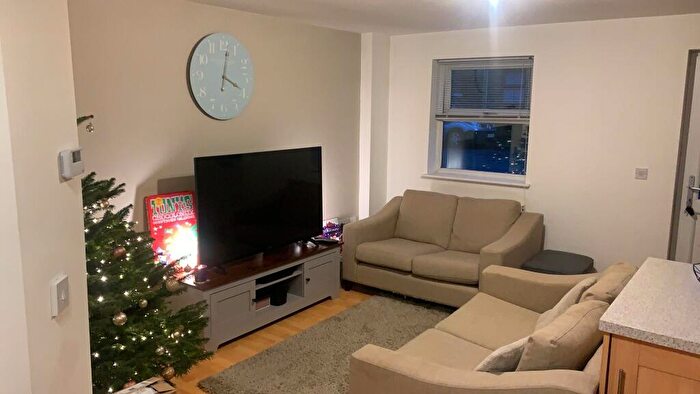 1 Bedroom Flat To Rent In Torside Mews, Hadfield, SK13