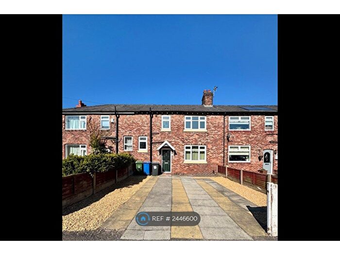 3 Bedroom Semi-Detached House To Rent In Myrtle Grove, Warrington, WA4