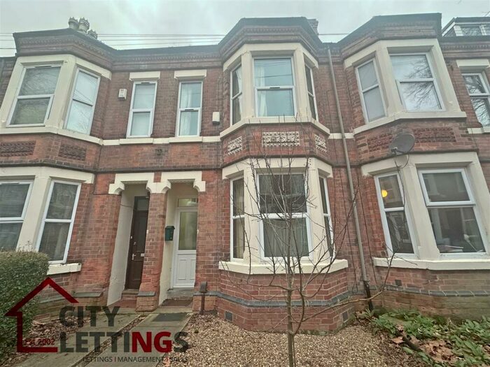 6 Bedroom Terraced House To Rent In Church Grove, NG7