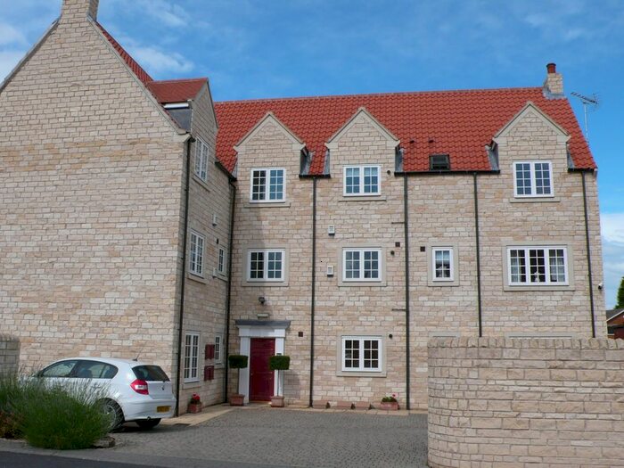 2 Bedroom Flat To Rent In Carisbrook Court, Arksey, Doncaster, DN5
