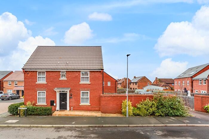 3 Bedroom Semi-Detached House For Sale In Pintail Lane, Thrapston, NN14