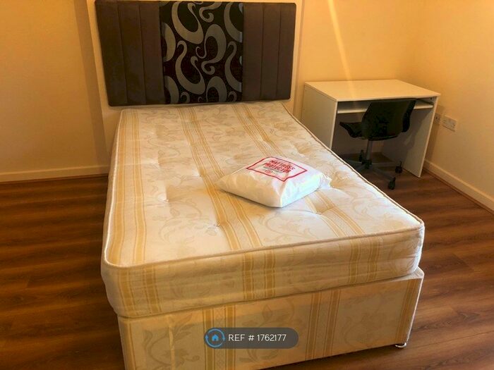 3 Bedroom Flat To Rent In Spring Road, Birmingham, B15