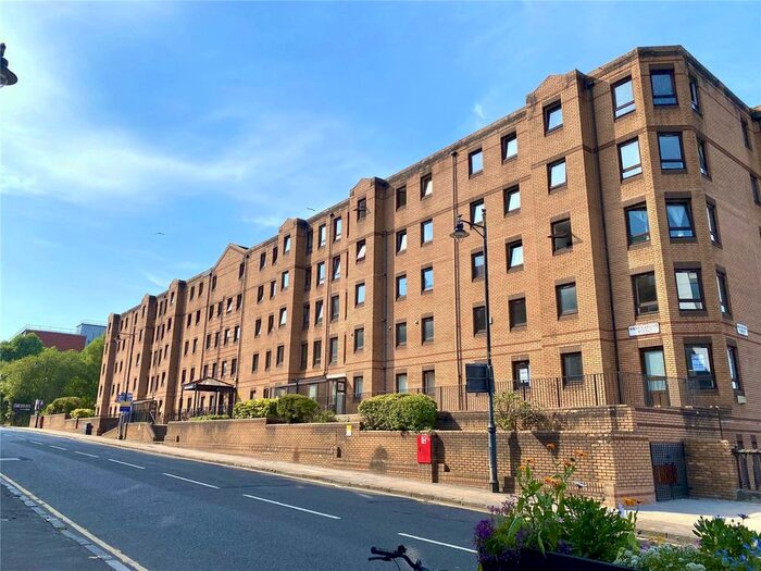 2 Bedroom Flat To Rent In West Graham Street, Glasgow, Glasgow City, G4