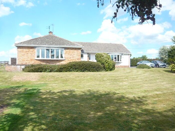 3 Bedroom Detached Bungalow To Rent In Stripe Road, Rossington, Doncaster, DN11