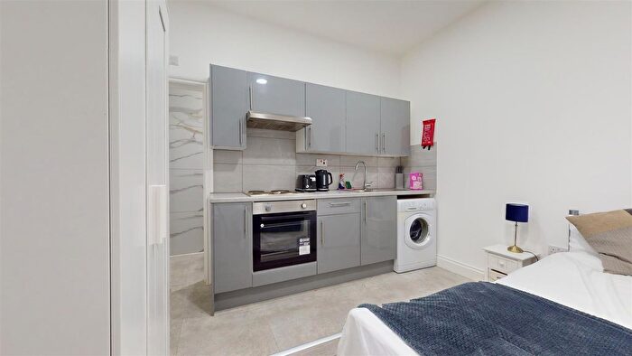 1 Bedroom Flat To Rent In Donnington Road, Brondesbury, London, NW10