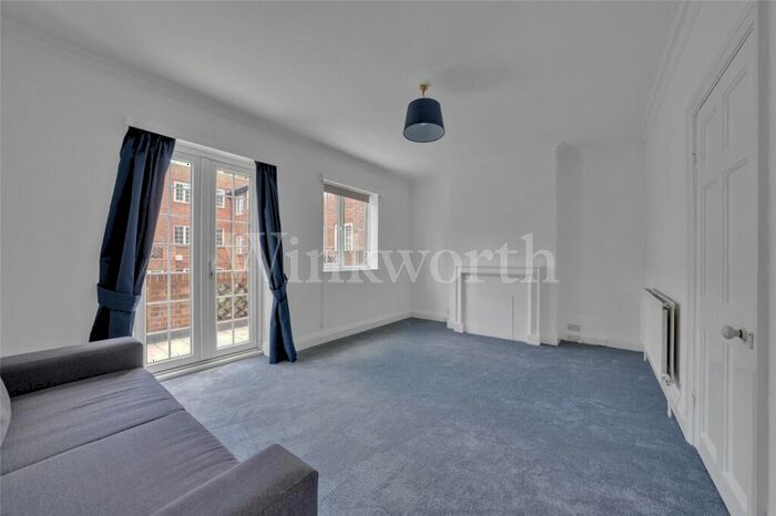 2 Bedroom Apartment To Rent In Beechcroft Avenue, London, NW11