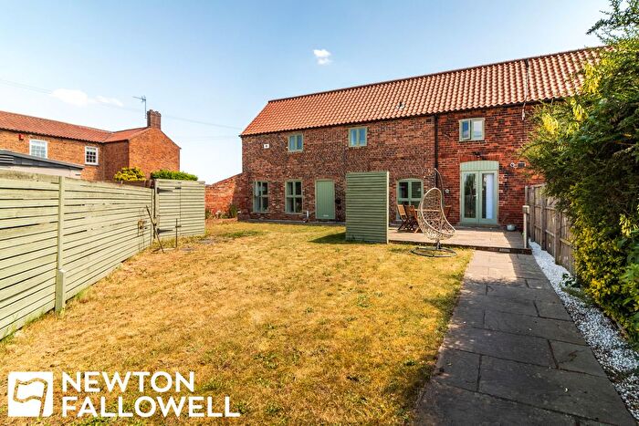 3 Bedroom Barn Conversion For Sale In Gainsborough Road, Everton, DN10