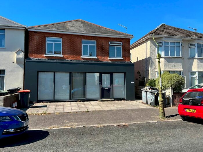 2 Bedroom Flat To Rent In Kimberley Road, Bournemouth, BH6