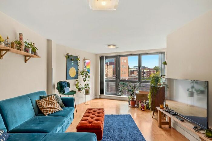 2 Bedroom Flat To Rent In Naoroji Street, Clerkenwell, WC1X