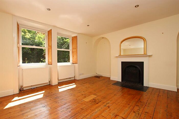2 Bedroom Flat To Rent In Burlington Place, Bath, BA1