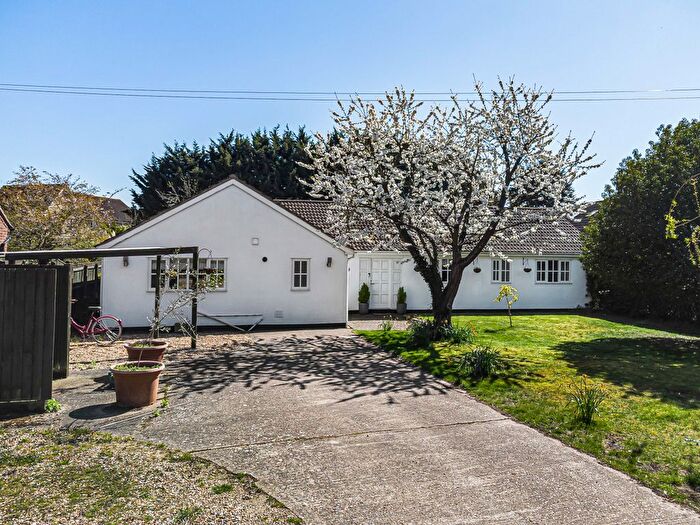 4 Bedroom Bungalow For Sale In Highfields Road, Highfields Caldecote, CB23