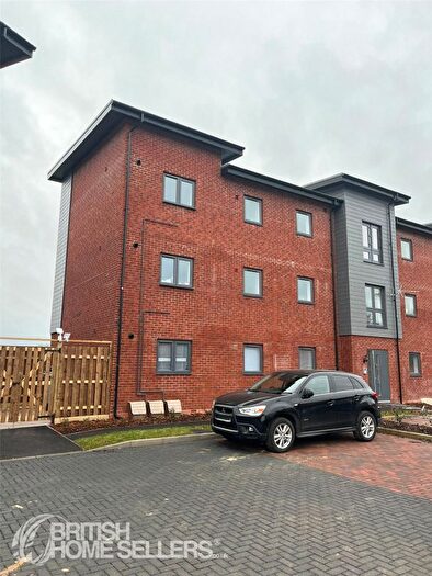 2 Bedroom Flat For Sale In Newman Square, Shirley, Solihull, West Midlands, B90
