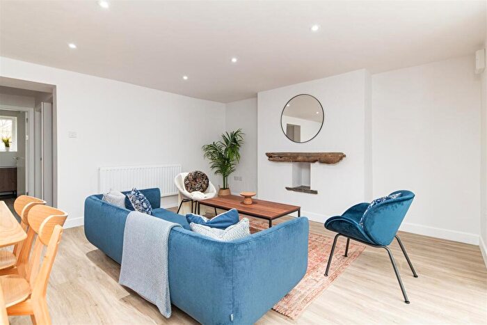 2 Bedroom Flat To Rent In Akenside Terrace, Jesmond, Newcastle Upon Tyne, NE2