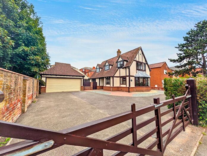 3 Bedroom Detached House For Sale In St. Andrews Drive, Skegness, PE25