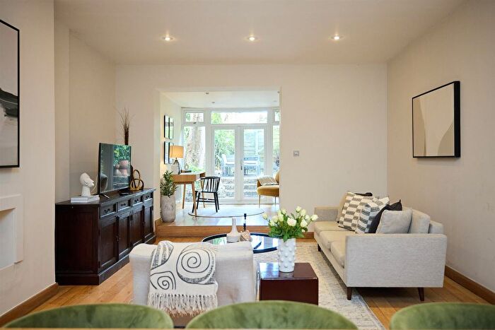 1 Bedroom Flat For Sale In Holland Road, W14